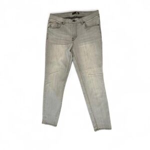 1822 Denim Light Gray Skinny Jeans